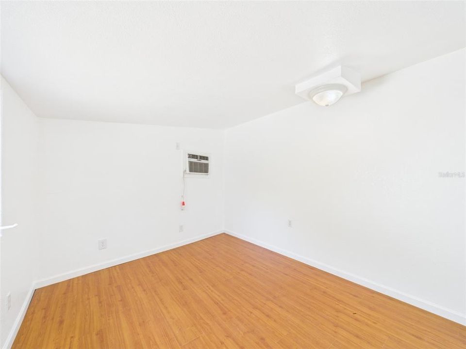 待售: $329,900 (0 贝兹, 0 浴室, 1817 平方英尺)