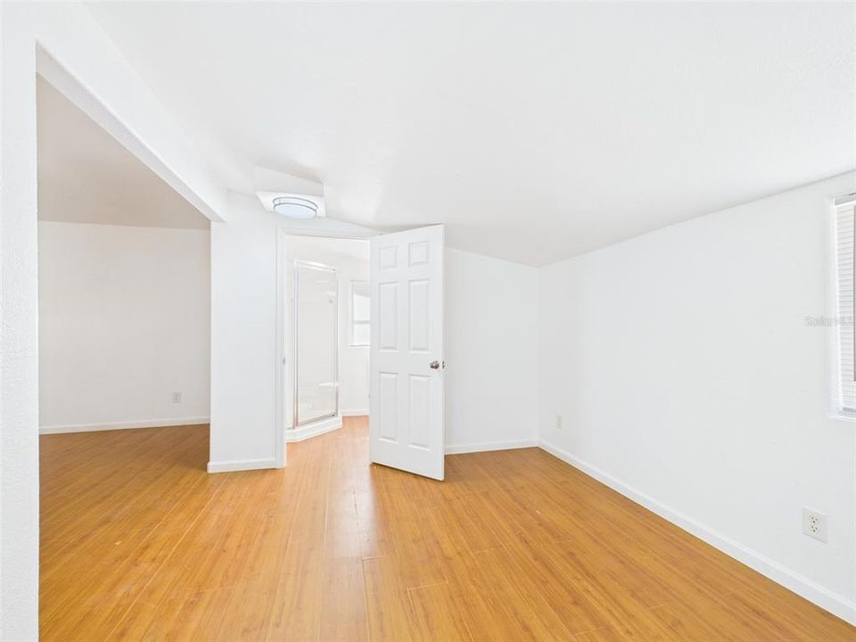 待售: $329,900 (0 贝兹, 0 浴室, 1817 平方英尺)