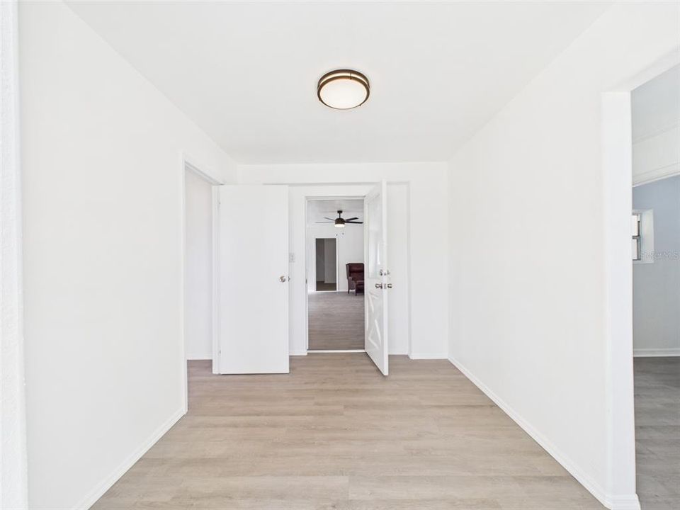 待售: $329,900 (0 贝兹, 0 浴室, 1817 平方英尺)