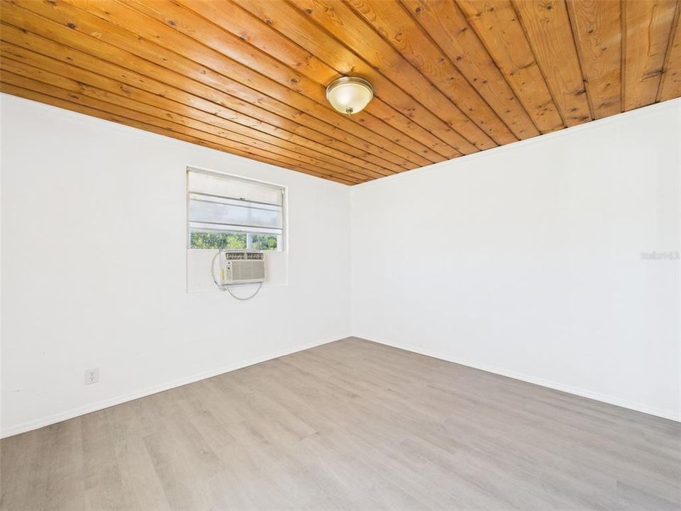 待售: $329,900 (0 贝兹, 0 浴室, 1817 平方英尺)