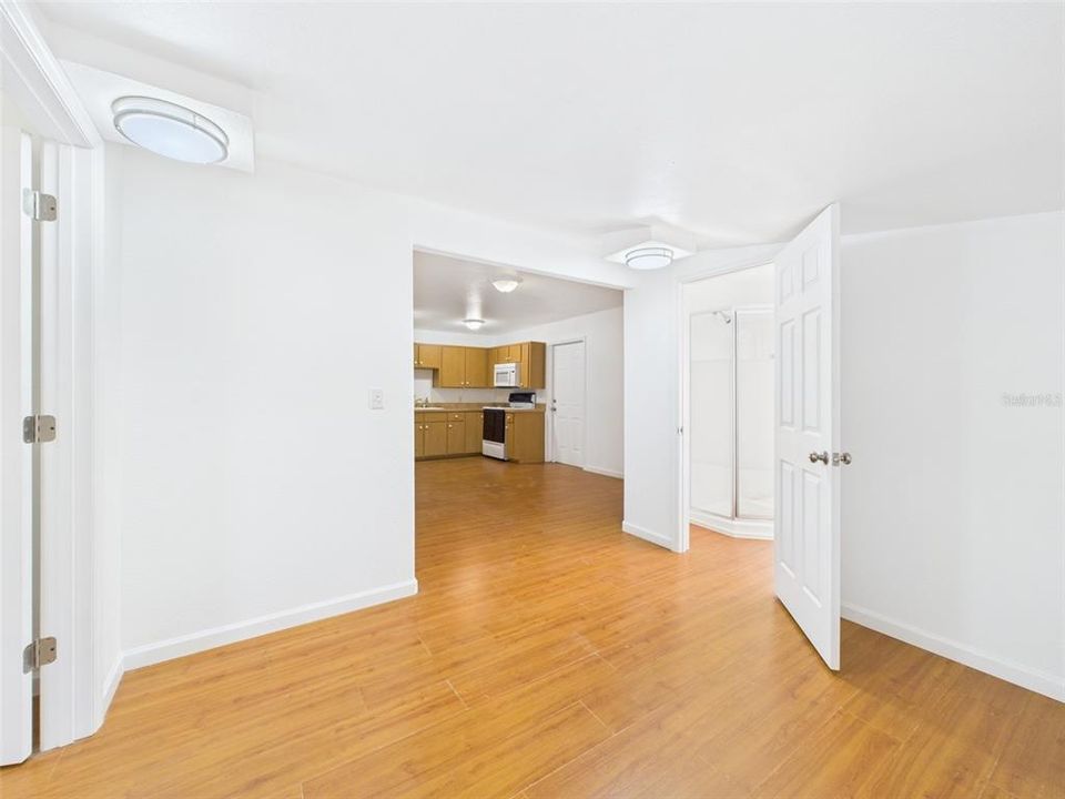 待售: $329,900 (0 贝兹, 0 浴室, 1817 平方英尺)