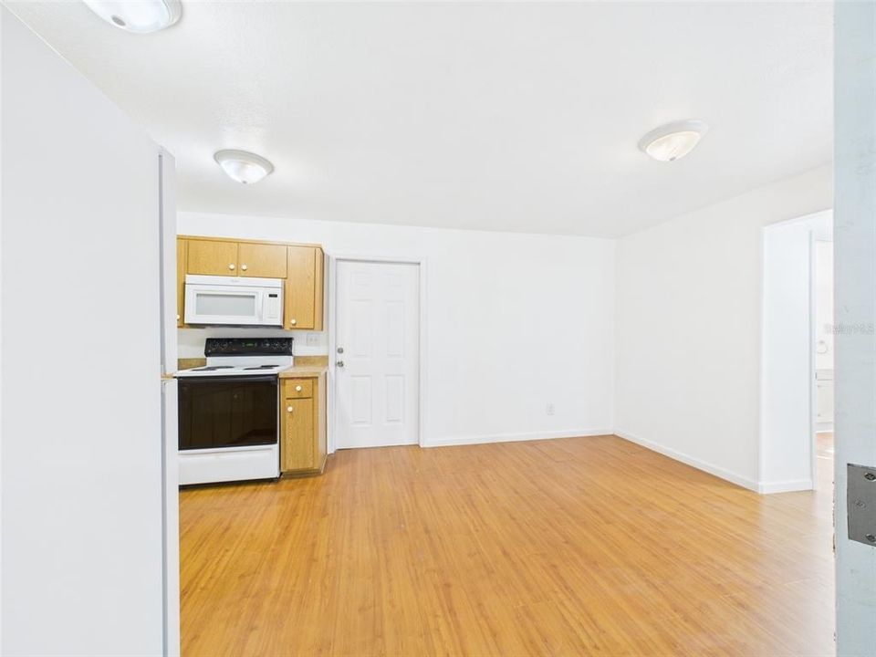 待售: $329,900 (0 贝兹, 0 浴室, 1817 平方英尺)