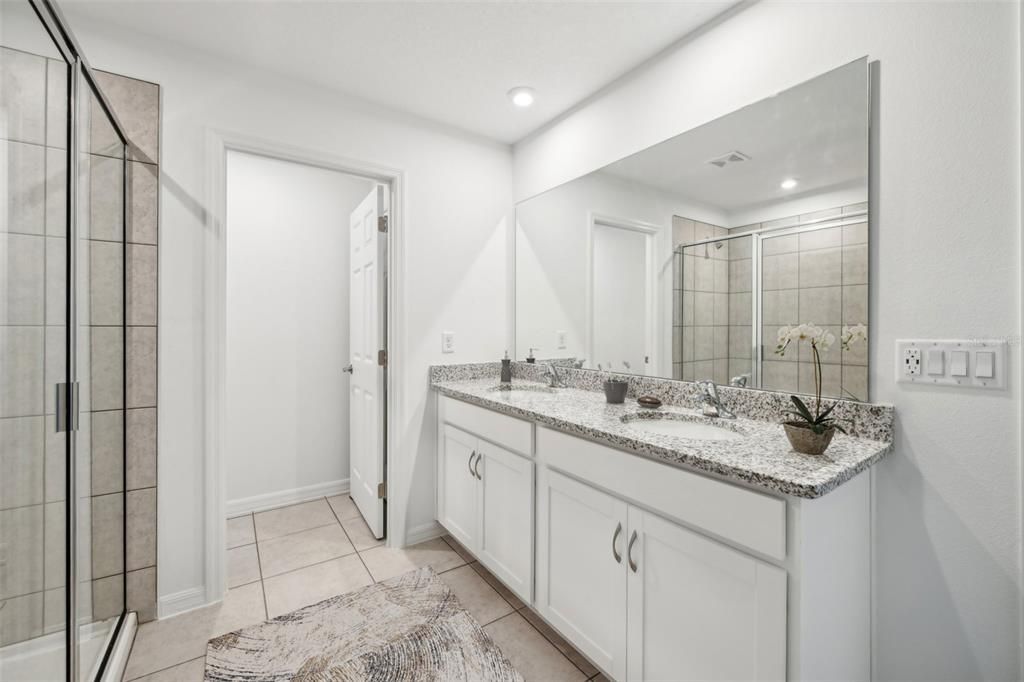 Active With Contract: $444,140 (5 beds, 3 baths, 2434 Square Feet)