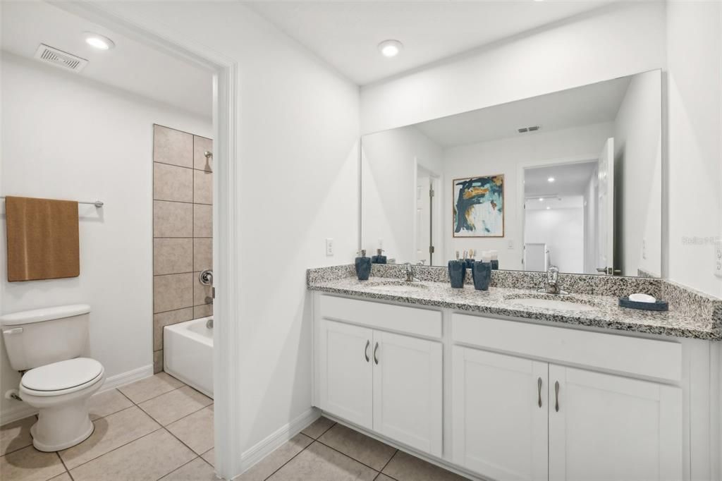 Active With Contract: $444,140 (5 beds, 3 baths, 2434 Square Feet)