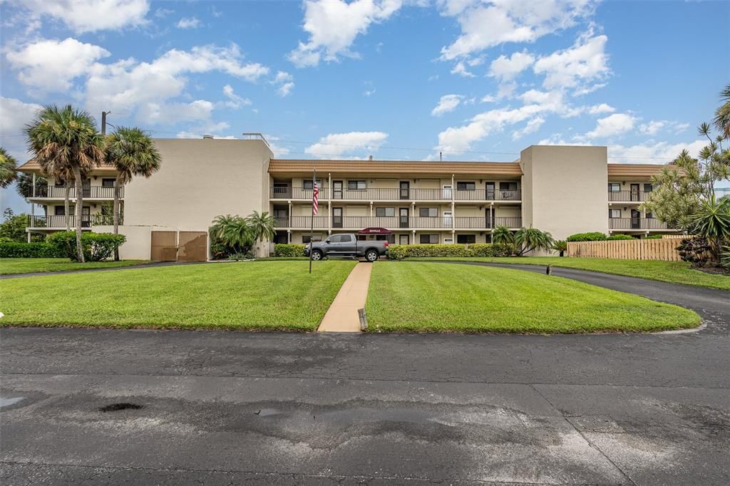 For Sale: $310,000 (3 beds, 2 baths, 1250 Square Feet)