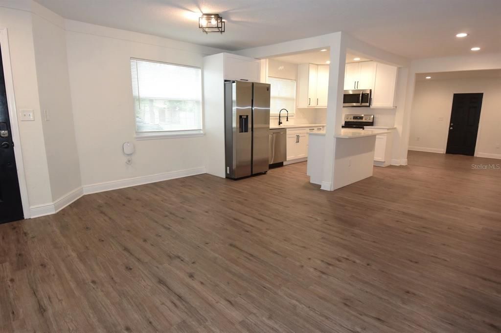 Active With Contract: $419,900 (3 beds, 2 baths, 1588 Square Feet)