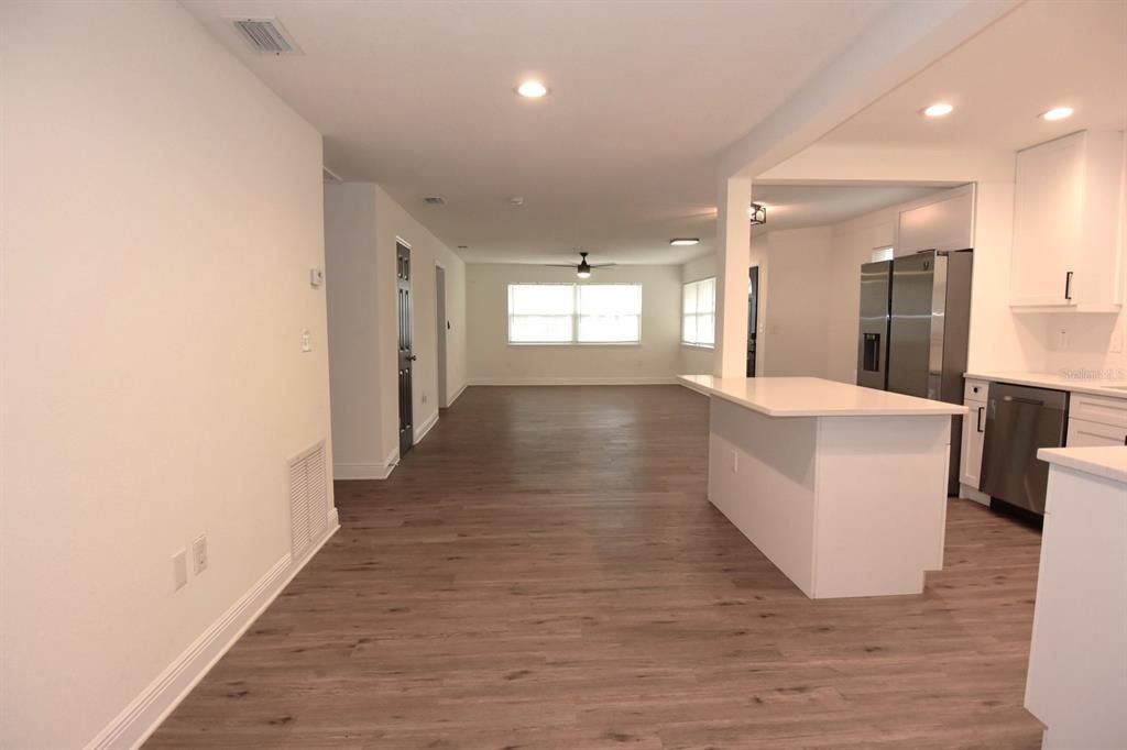 Active With Contract: $419,900 (3 beds, 2 baths, 1588 Square Feet)