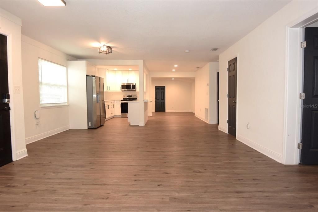 Active With Contract: $419,900 (3 beds, 2 baths, 1588 Square Feet)