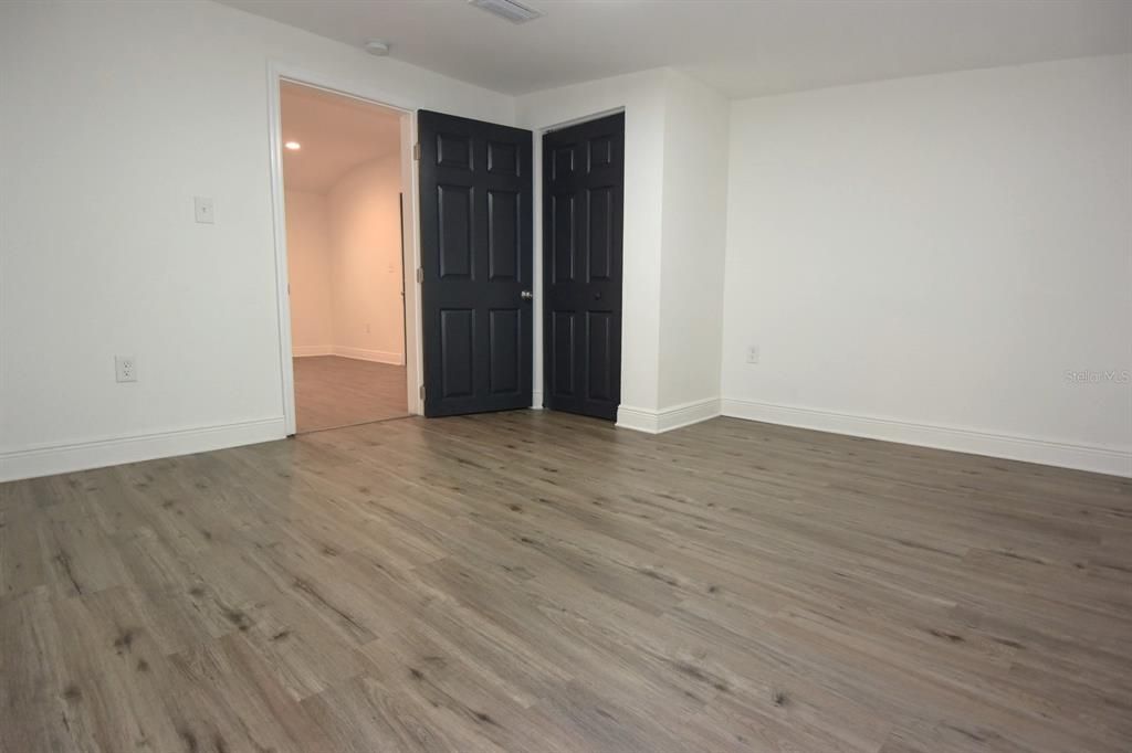 Active With Contract: $419,900 (3 beds, 2 baths, 1588 Square Feet)