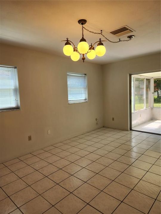 Active With Contract: $359,900 (2 beds, 2 baths, 1255 Square Feet)