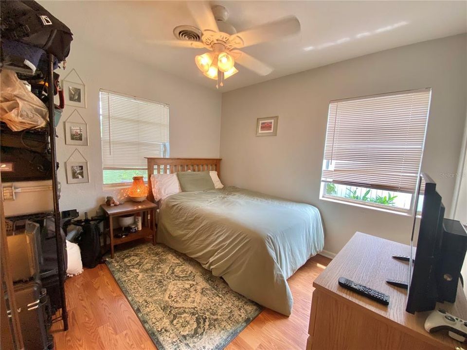 Active With Contract: $2,275 (2 beds, 1 baths, 1200 Square Feet)