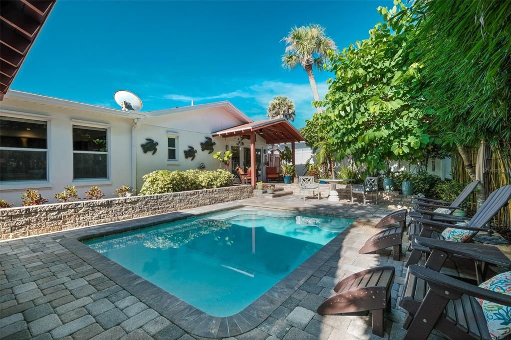 Active With Contract: $1,390,000 (3 beds, 2 baths, 2005 Square Feet)