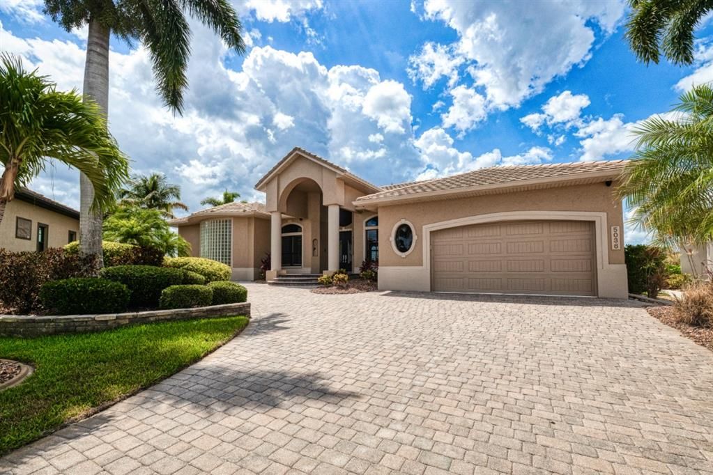 For Sale: $2,250,000 (3 beds, 3 baths, 3458 Square Feet)