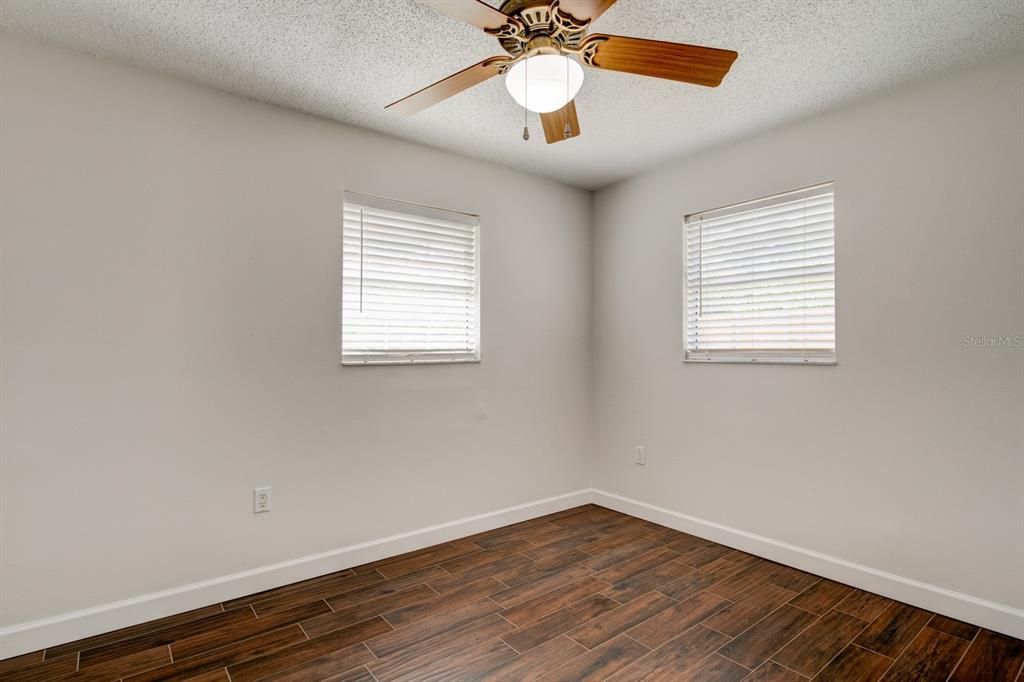 For Sale: $210,000 (2 beds, 1 baths, 728 Square Feet)