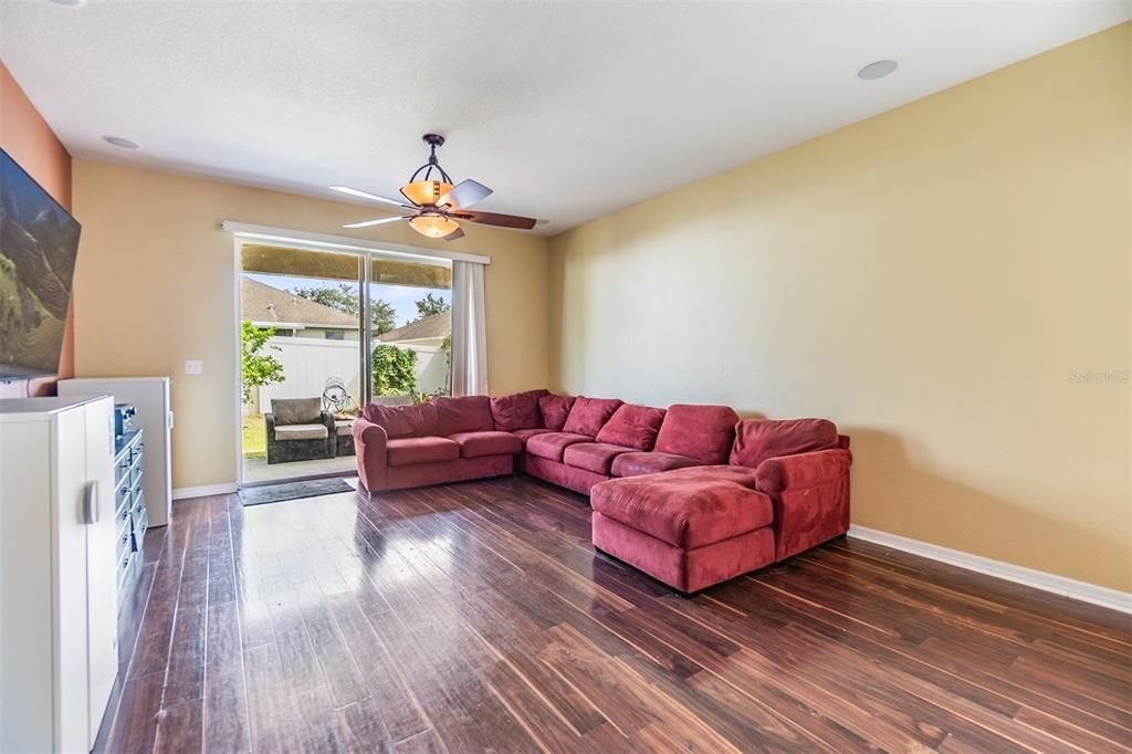 For Sale: $440,000 (4 beds, 2 baths, 2600 Square Feet)