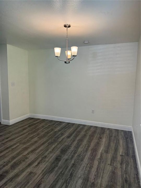 For Rent: $1,700 (2 beds, 1 baths, 1248 Square Feet)