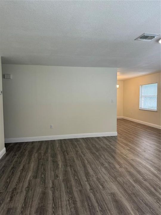 For Rent: $1,700 (2 beds, 1 baths, 1248 Square Feet)