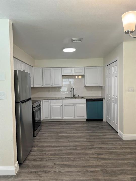 For Rent: $1,700 (2 beds, 1 baths, 1248 Square Feet)