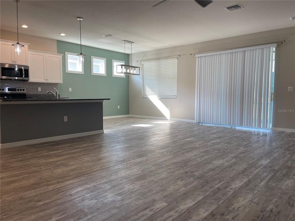 Active With Contract: $2,995 (4 beds, 2 baths, 2047 Square Feet)