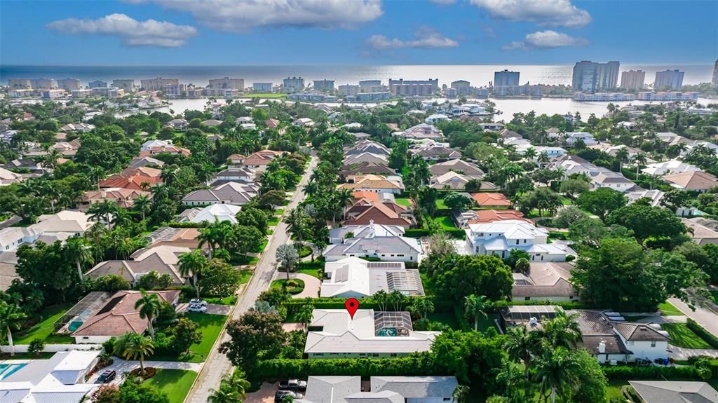 Aerial Photo looking west, showcasing the close proximity to beaches, dining and shopping