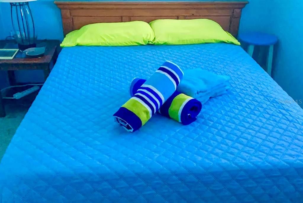 For Sale: $590,000 (5 beds, 5 baths, 2000 Square Feet)