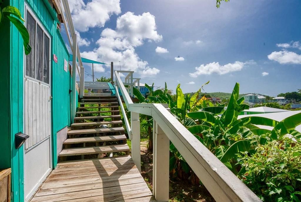 For Sale: $590,000 (5 beds, 5 baths, 2000 Square Feet)