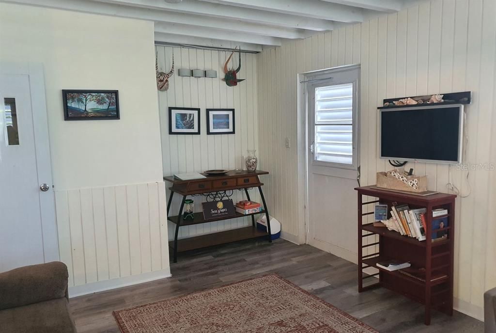 For Sale: $590,000 (5 beds, 5 baths, 2000 Square Feet)