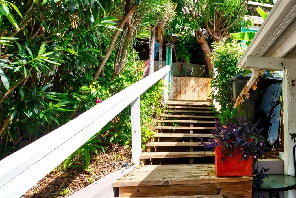 For Sale: $590,000 (5 beds, 5 baths, 2000 Square Feet)