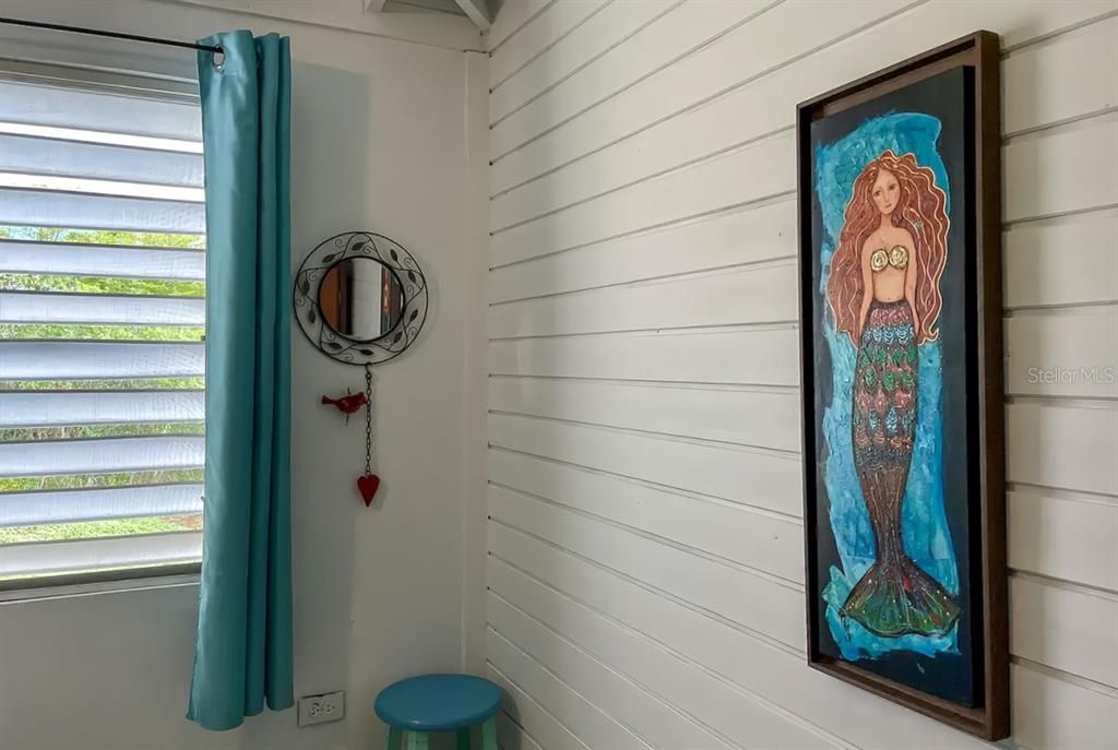 For Sale: $590,000 (5 beds, 5 baths, 2000 Square Feet)