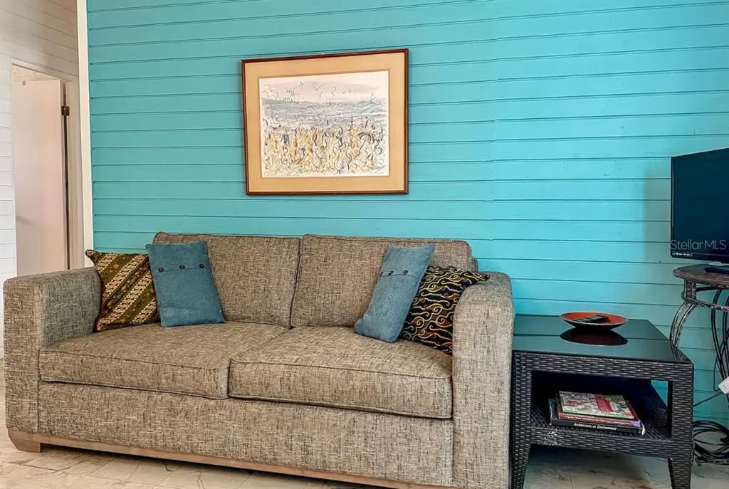 For Sale: $590,000 (5 beds, 5 baths, 2000 Square Feet)