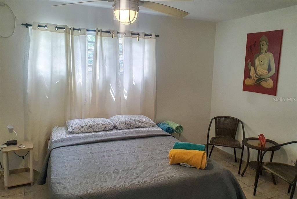 For Sale: $590,000 (5 beds, 5 baths, 2000 Square Feet)