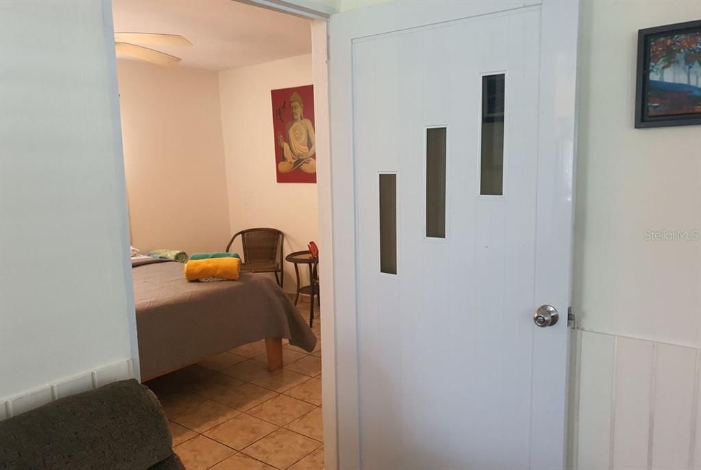 For Sale: $590,000 (5 beds, 5 baths, 2000 Square Feet)