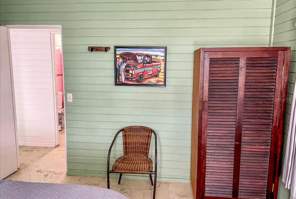 For Sale: $590,000 (5 beds, 5 baths, 2000 Square Feet)