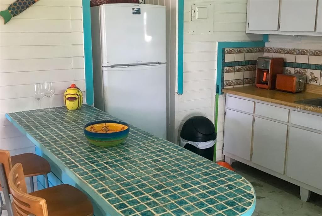 For Sale: $590,000 (5 beds, 5 baths, 2000 Square Feet)