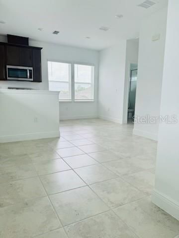 For Rent: $1,550 (1 beds, 1 baths, 780 Square Feet)