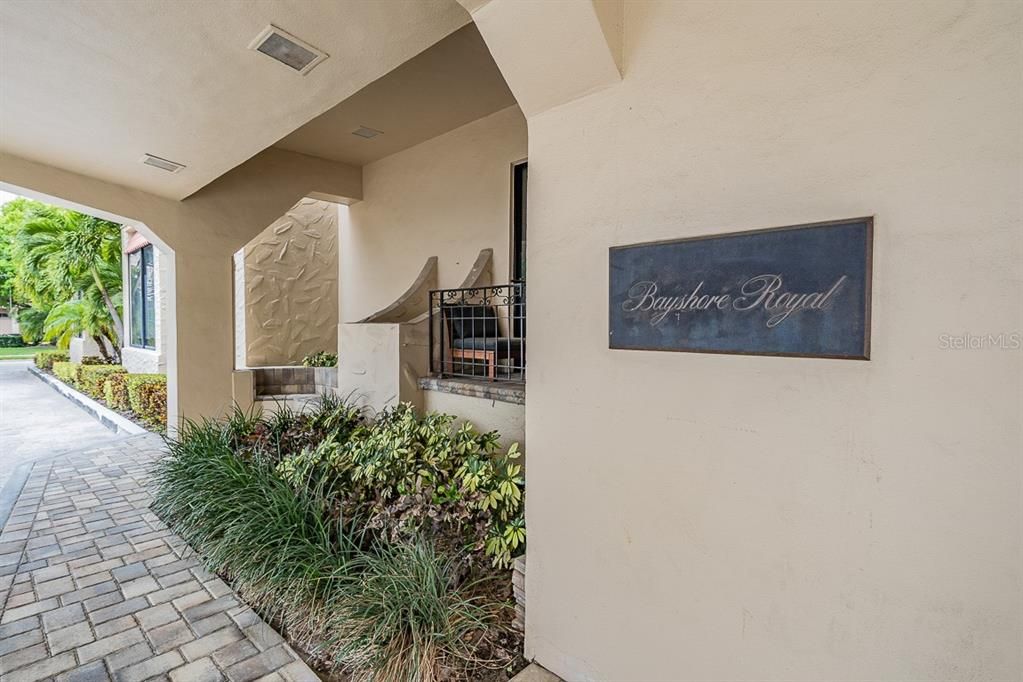 Active With Contract: $3,900 (3 beds, 2 baths, 1628 Square Feet)