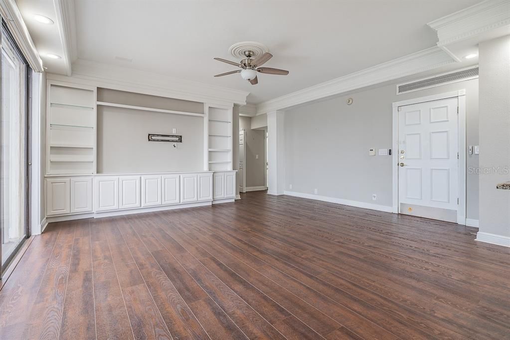 Active With Contract: $3,900 (3 beds, 2 baths, 1628 Square Feet)