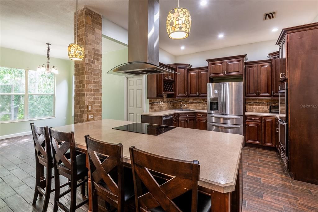 KITCHEN ISLAND