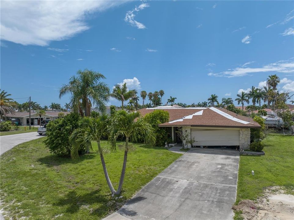 For Sale: $1,000,000 (4 beds, 3 baths, 1878 Square Feet)