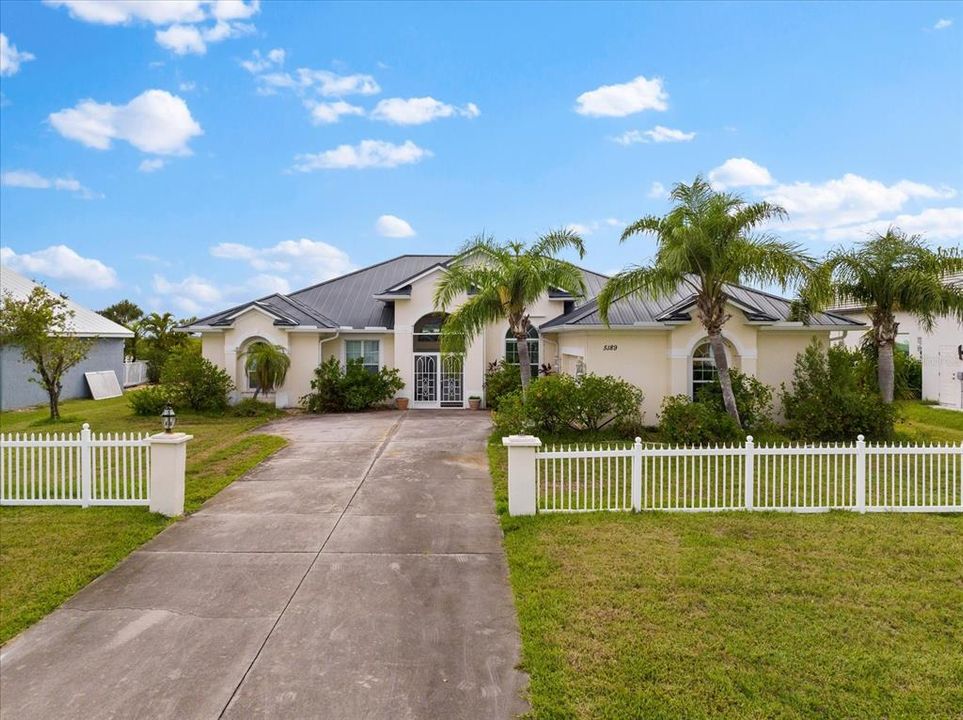 For Sale: $974,900 (3 beds, 2 baths, 2699 Square Feet)