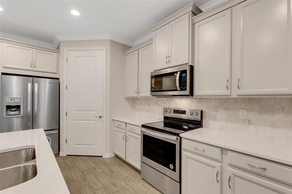 Active With Contract: $435,000 (2 beds, 2 baths, 1816 Square Feet)