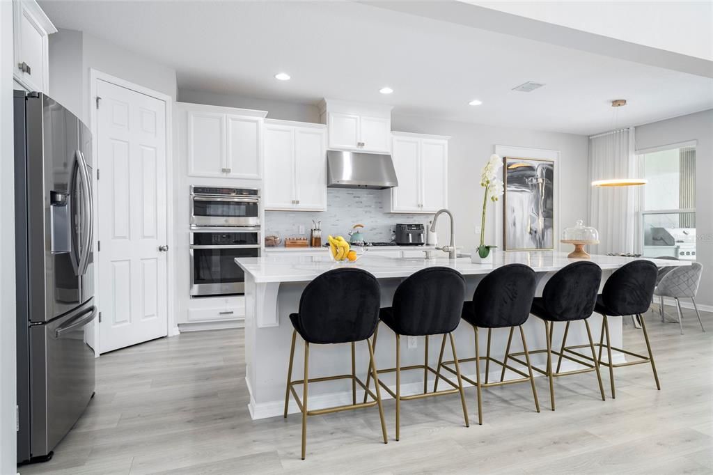 Active With Contract: $1,499,000 (5 beds, 4 baths, 4115 Square Feet)