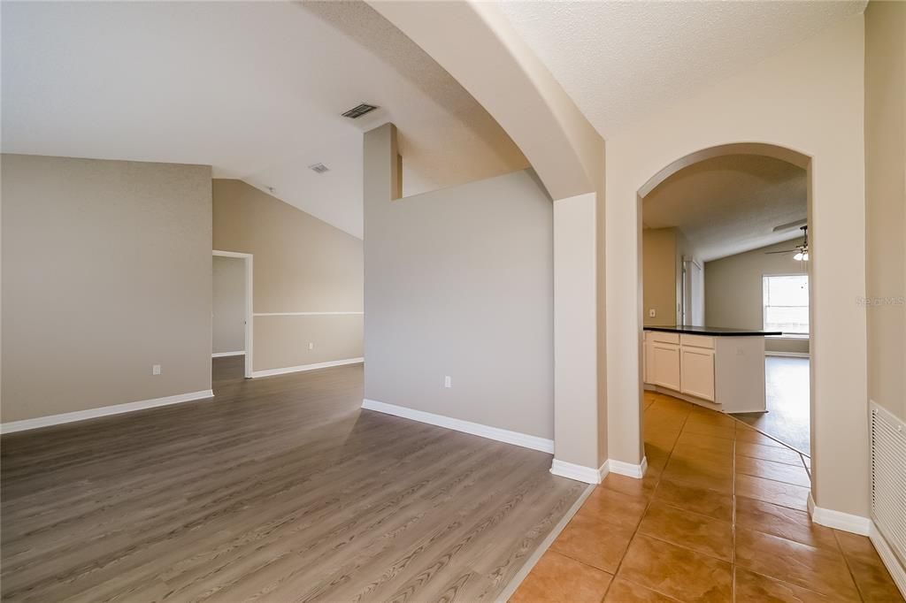 For Rent: $1,905 (3 beds, 2 baths, 1643 Square Feet)