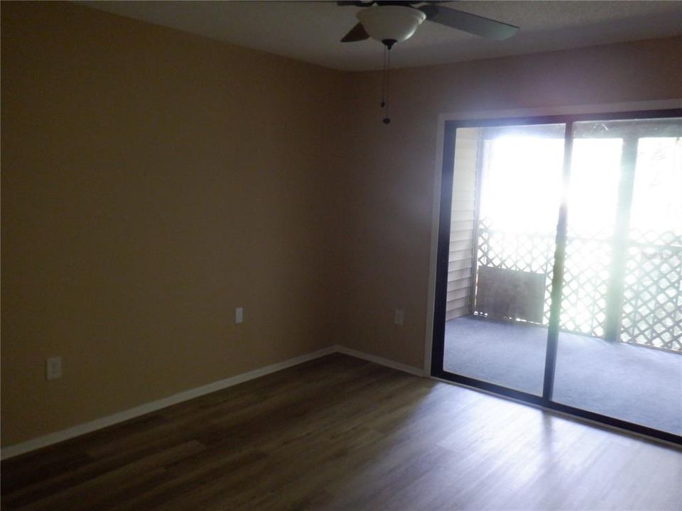 Active With Contract: $120,000 (2 beds, 1 baths, 1008 Square Feet)