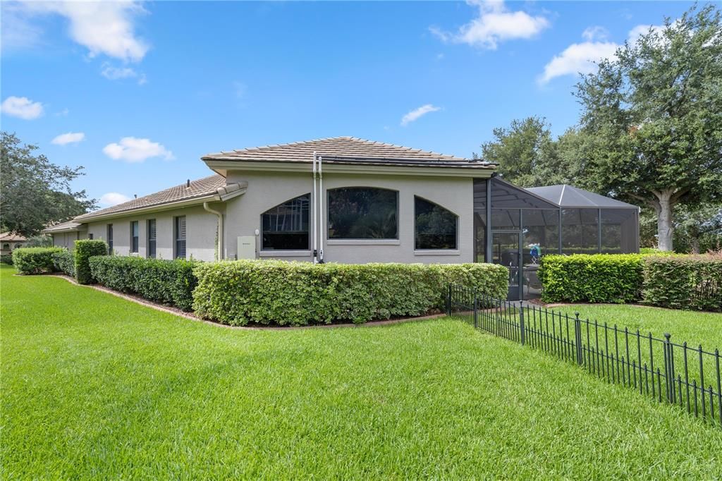 For Sale: $850,000 (3 beds, 2 baths, 2967 Square Feet)