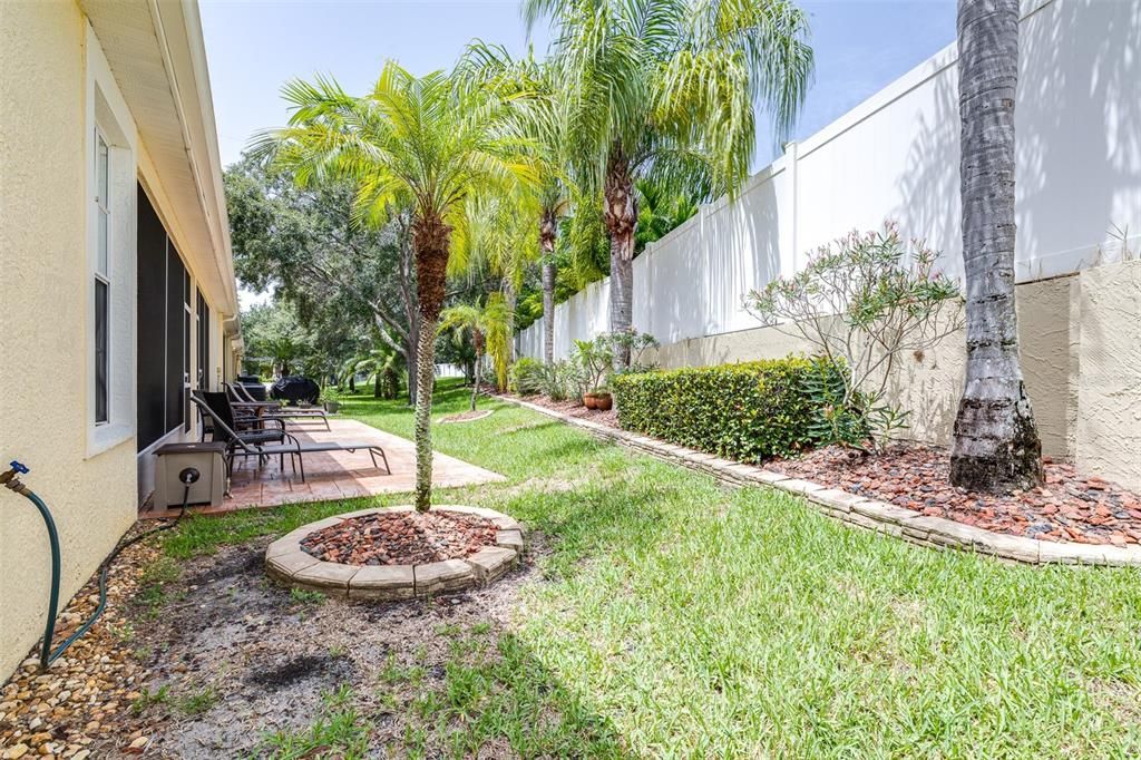 Active With Contract: $389,900 (3 beds, 2 baths, 1590 Square Feet)