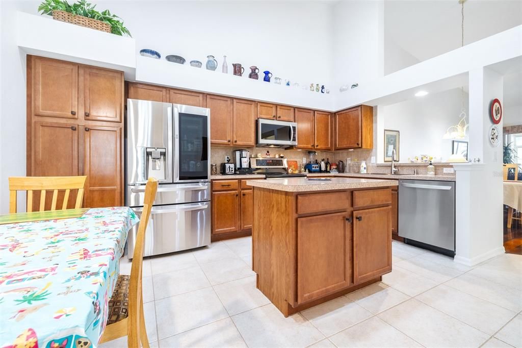 Active With Contract: $389,900 (3 beds, 2 baths, 1590 Square Feet)