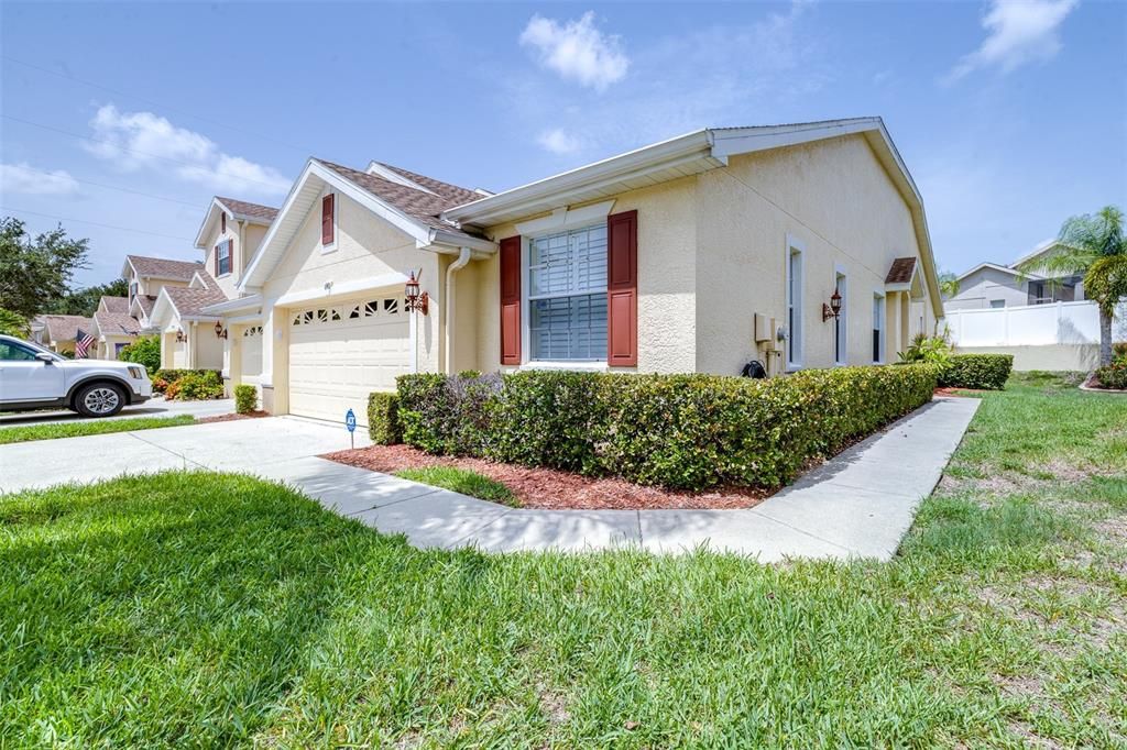 Active With Contract: $389,900 (3 beds, 2 baths, 1590 Square Feet)