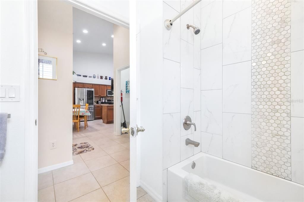 Active With Contract: $389,900 (3 beds, 2 baths, 1590 Square Feet)