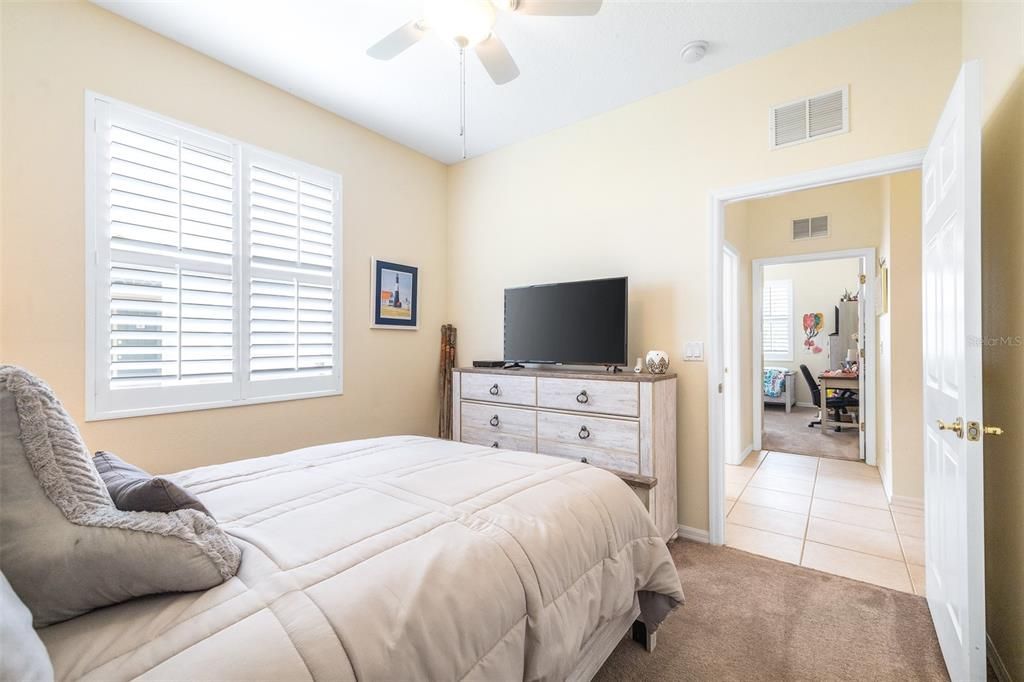 Active With Contract: $389,900 (3 beds, 2 baths, 1590 Square Feet)